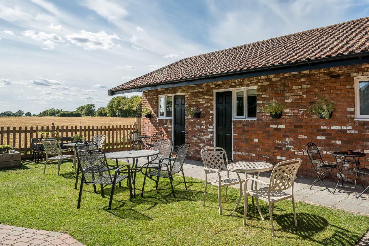 The Windmill Chatham Green Chelmsford Exterior photo